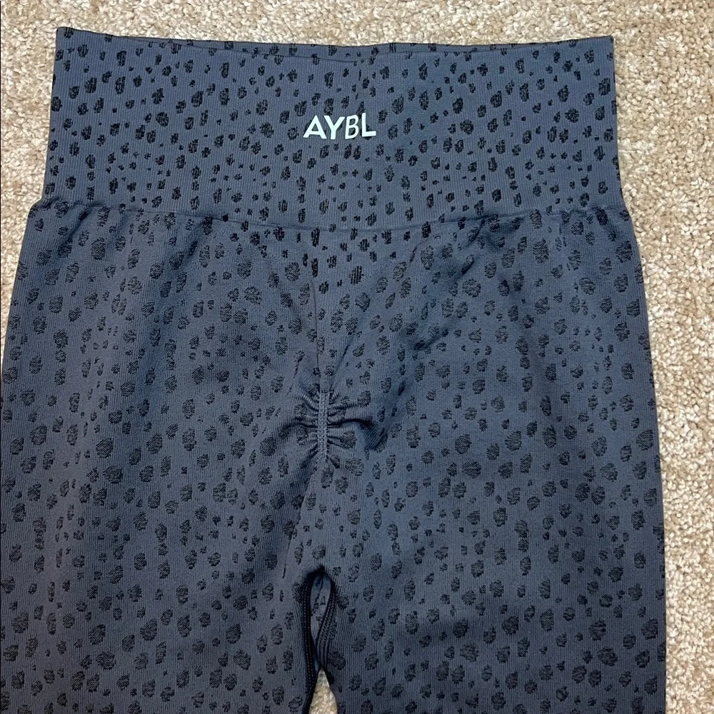 AYBL Evolve Speckle Seamless Charcoal Leopard Print Activewear Set Medium Large - Picture 11 of 11